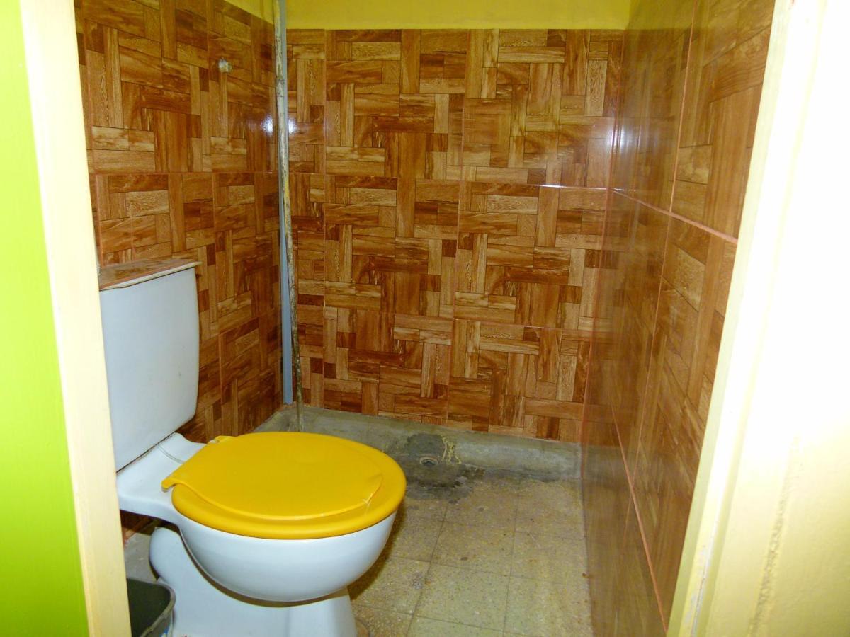 Bed and Breakfast A&T Amazon Backpacker'S Iquitos Exterior foto