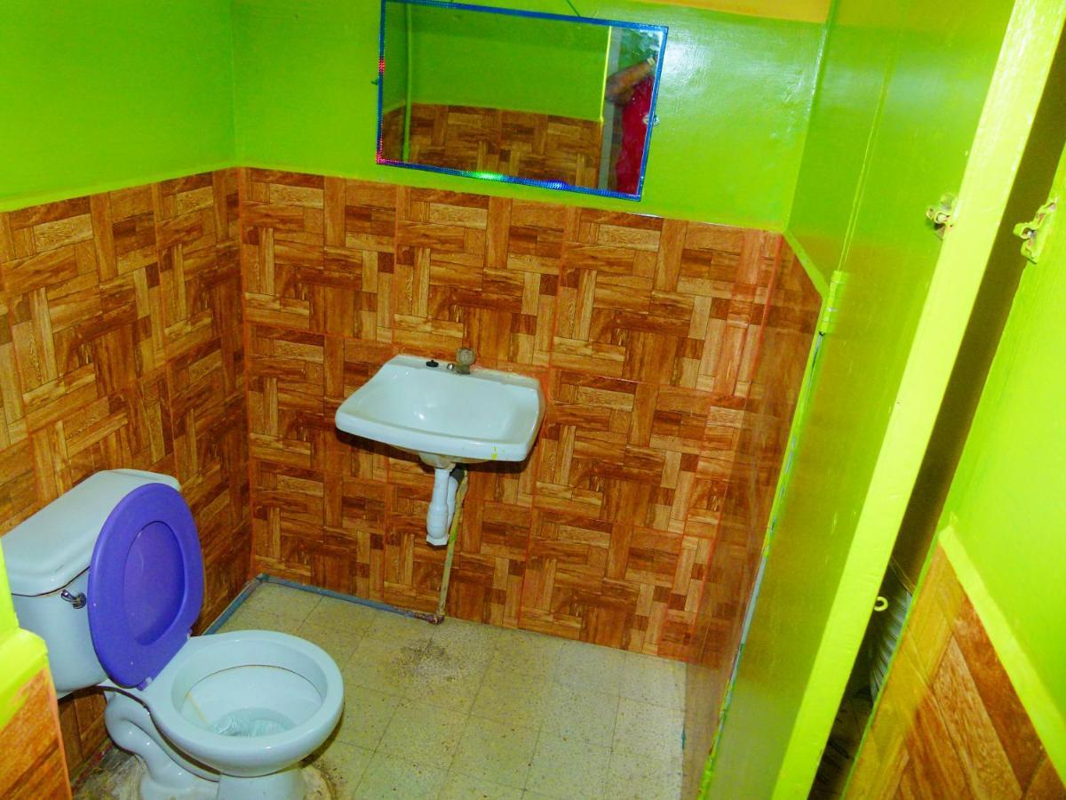 Bed and Breakfast A&T Amazon Backpacker'S Iquitos Exterior foto